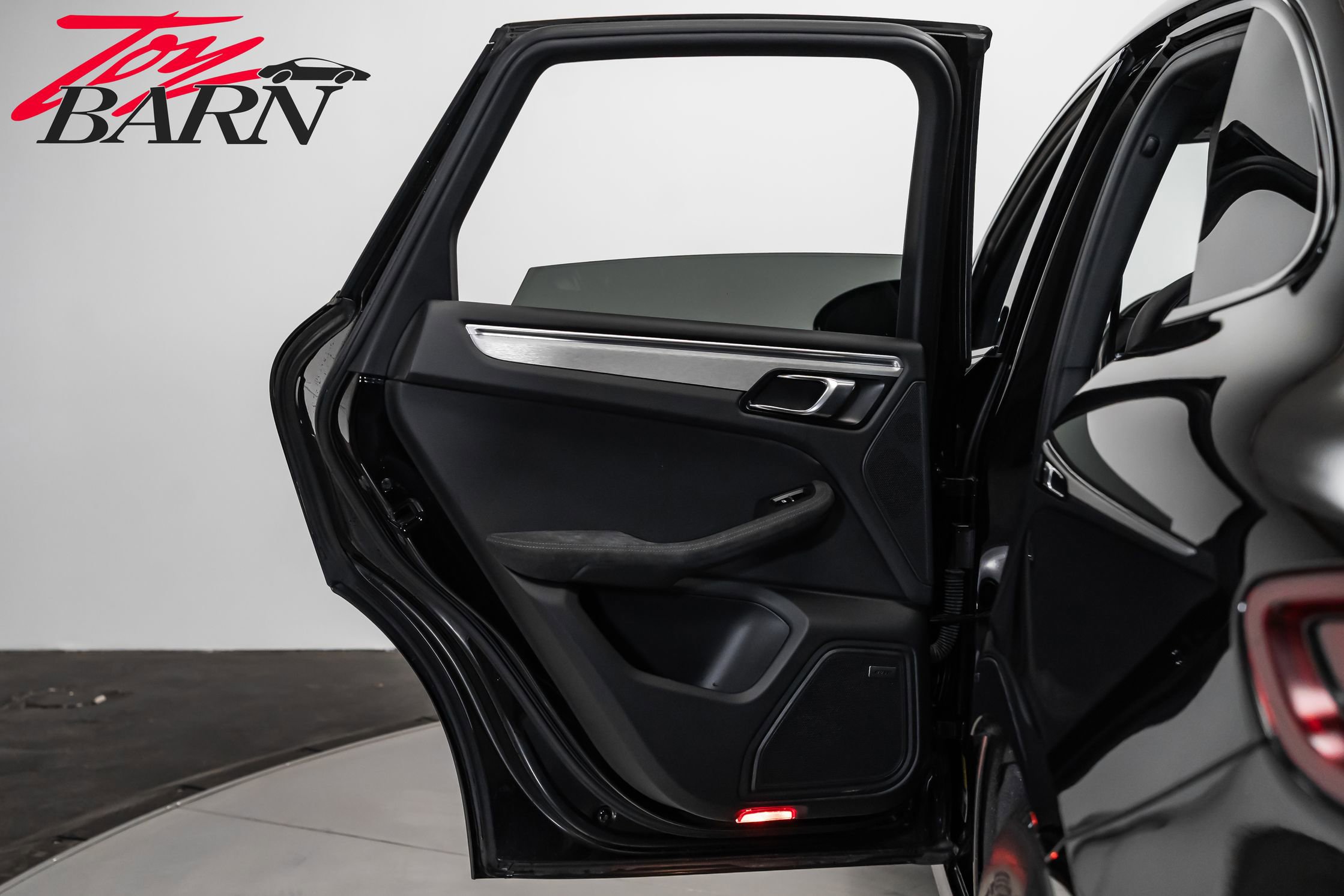 Used 2018 Porsche Macan GTS image 45