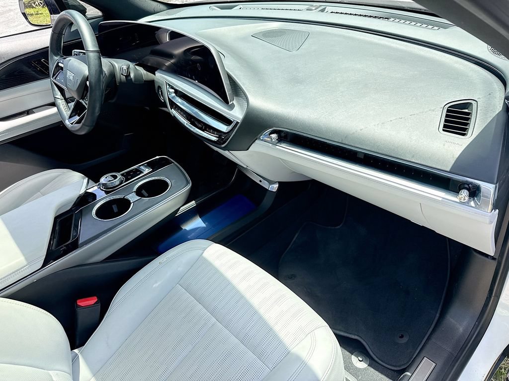 Used 2024 Cadillac Lyriq Luxury RWD image 34