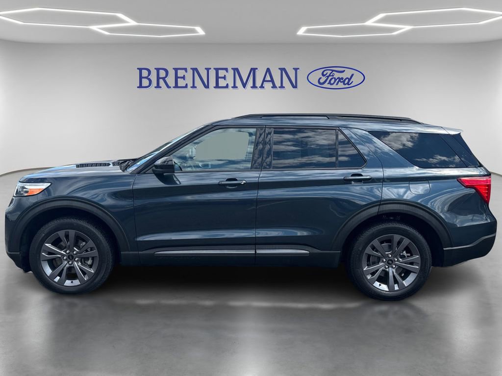 Certified 2022 Ford Explorer XLT w/ Equipment Group 202A AWD/4WD image 8