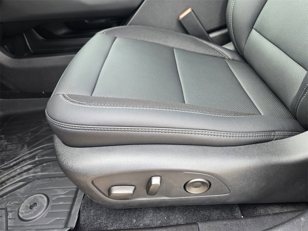 New 2026 Chevrolet Equinox EV LT image 13