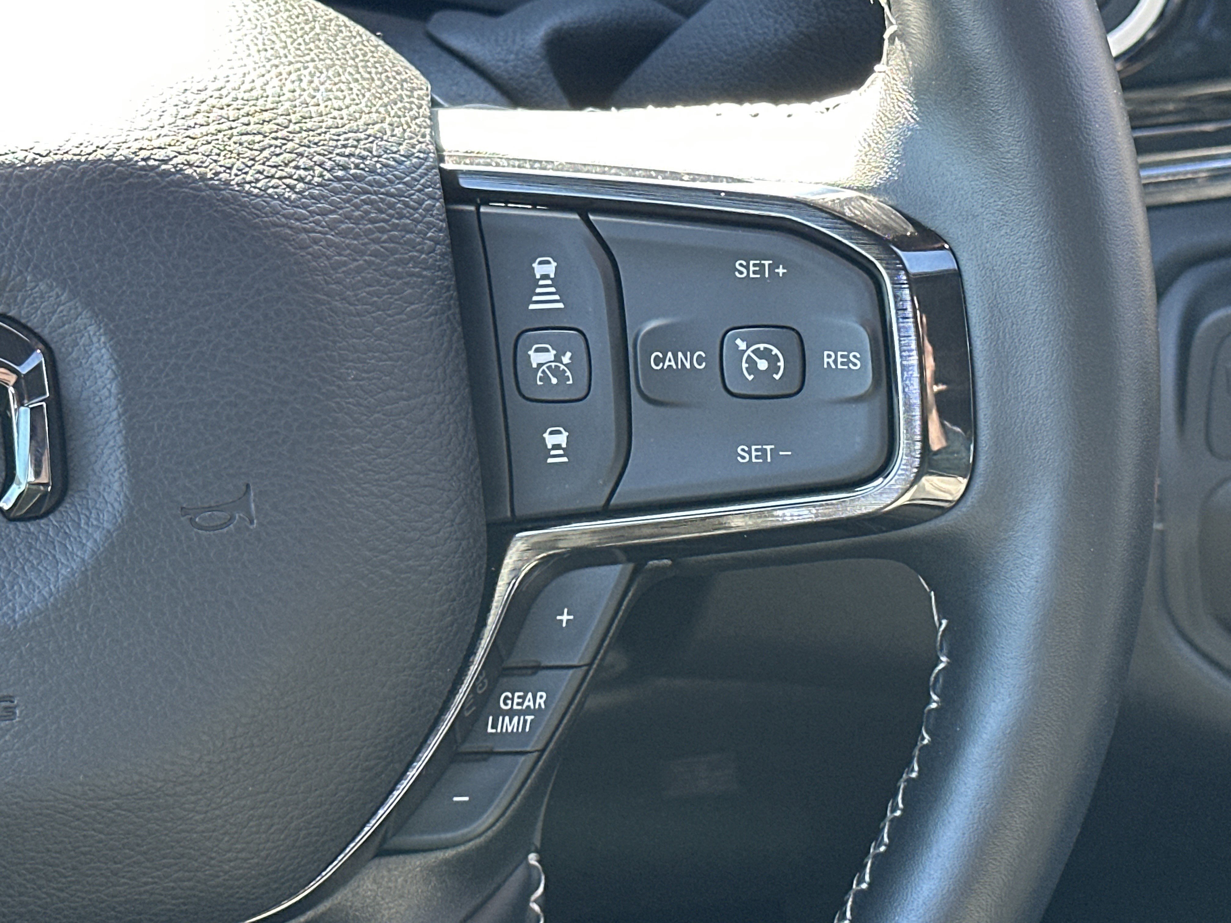 Used 2025 RAM 2500 Limited image 28