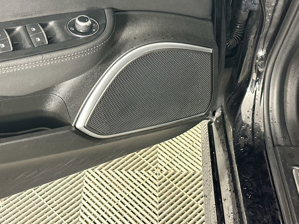 Used 2020 Alfa Romeo Giulia Ti w/ Active Blind Spot Package image 25