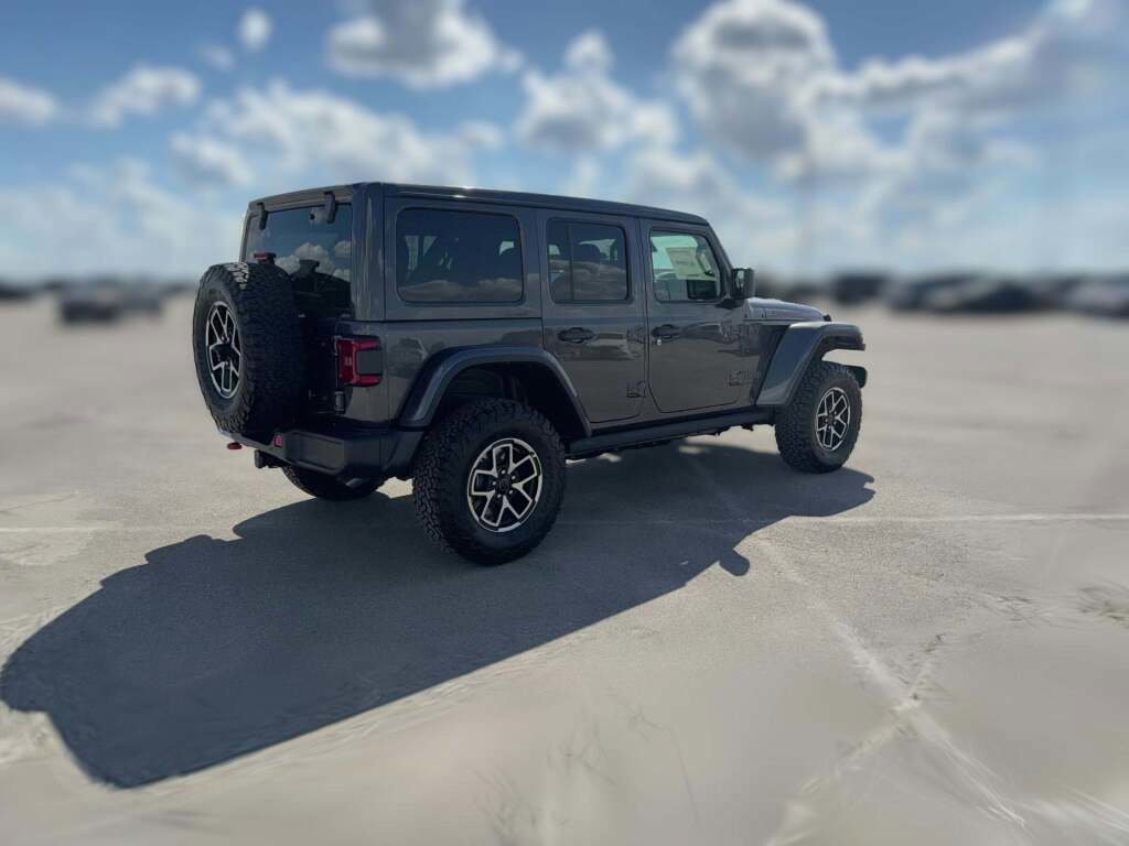 New 2025 Jeep Wrangler Unlimited Rubicon image 12