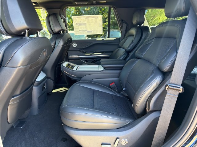 New 2026 Lincoln Navigator Reserve w/ Jet Appearance Package AWD/4WD image 15