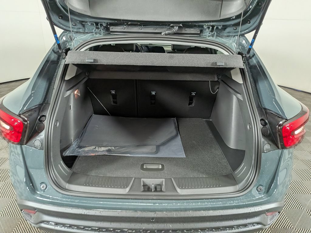 New 2026 Chevrolet Trax LT w/ Driver Confidence Package FWD image 10