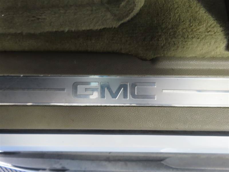 Used 2015 GMC Yukon SLT w/ Open Road Package AWD/4WD image 18