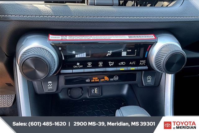 Used 2025 Toyota RAV4 LE image 22