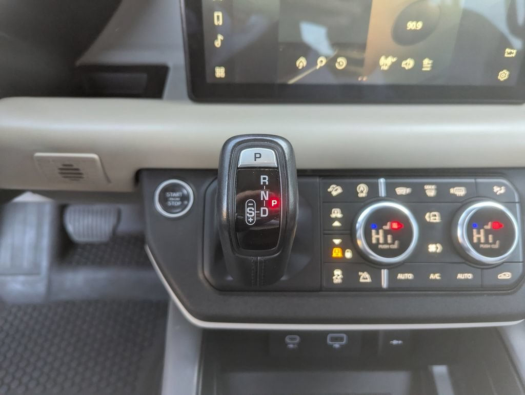 Used 2020 Land Rover Defender 110 HSE AWD/4WD image 25