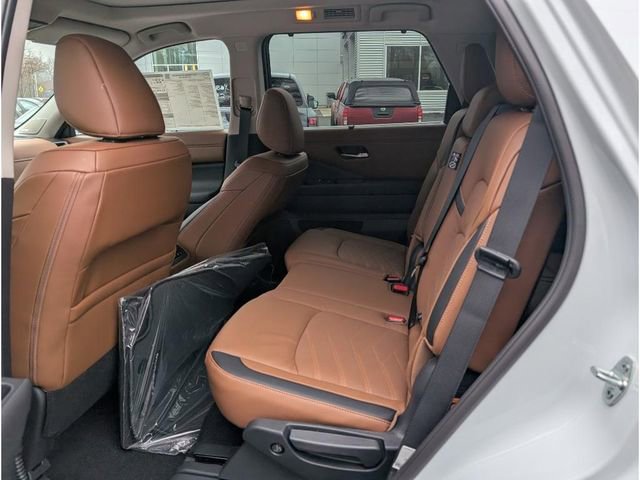New 2025 Nissan Pathfinder Platinum w/ Cargo Package image 10