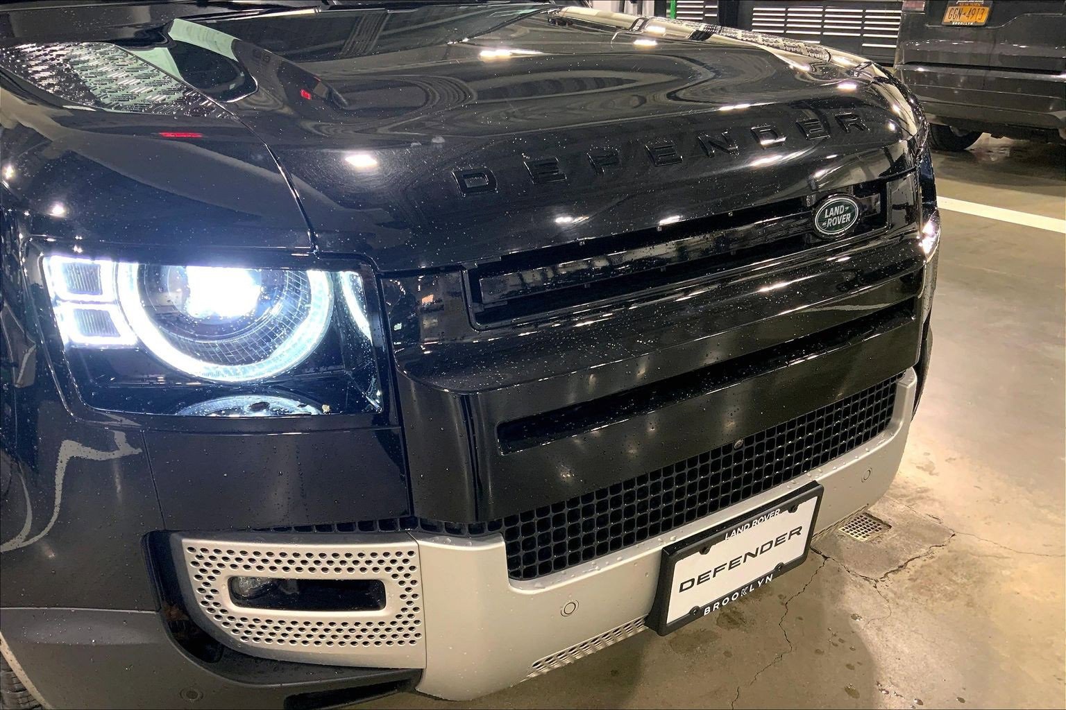 Used 2023 Land Rover Defender 130 S image 6