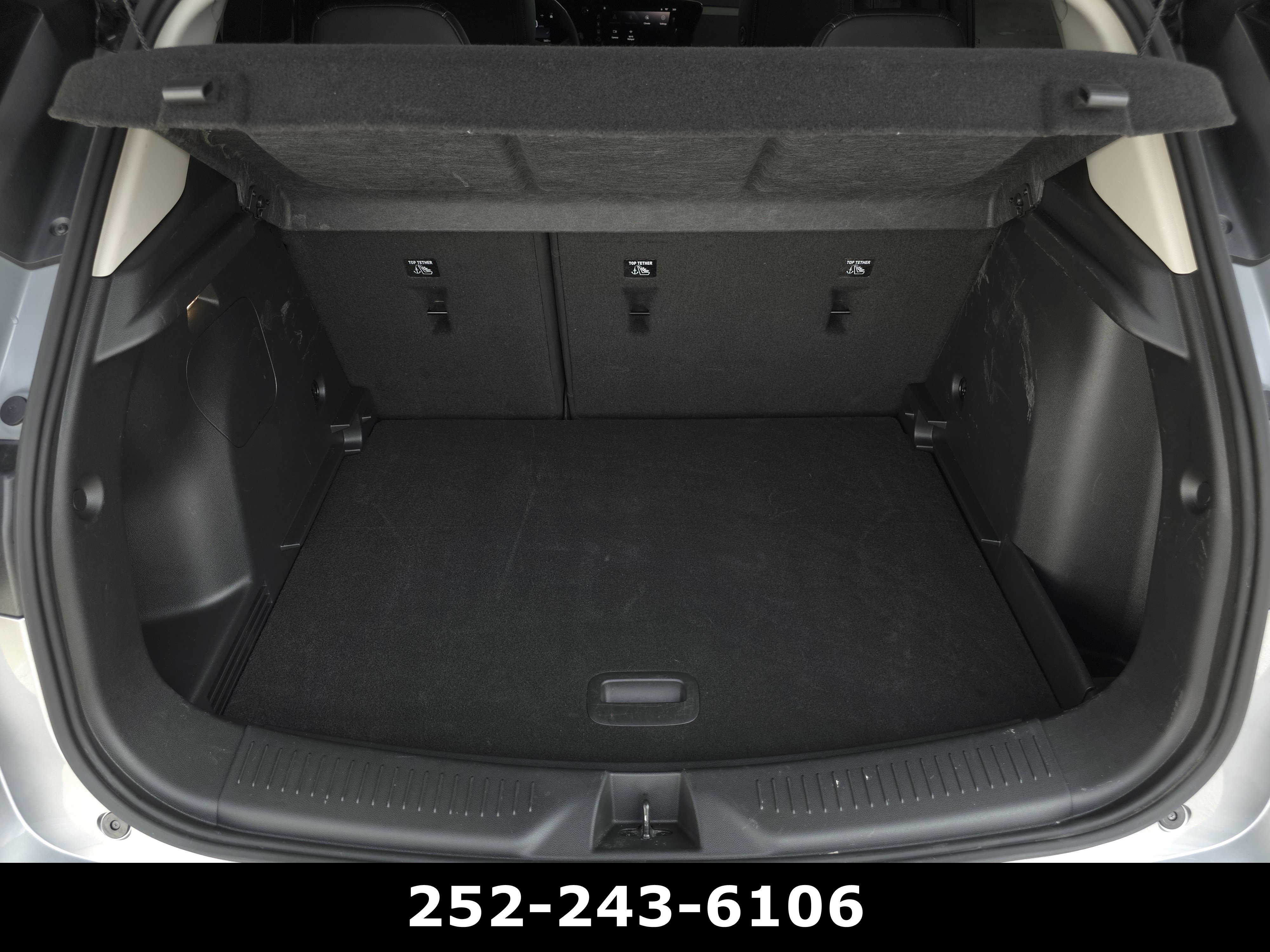 Used 2025 Buick Encore GX Avenir w/ Avenir Technology Package AWD/4WD image 31