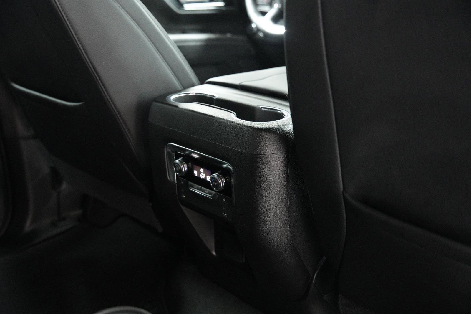 Used 2025 GMC Yukon Denali AWD/4WD image 18