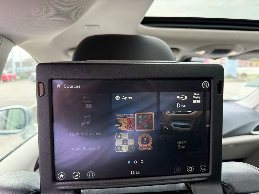 Used 2019 Chrysler Pacifica Limited w/ Advanced Safetytec Group image 23