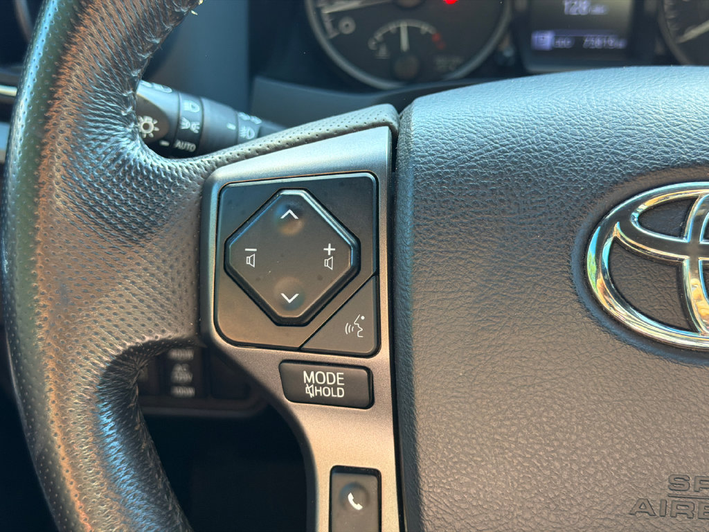 Used 2020 Toyota Tacoma TRD Off-Road w/ TRD Premium Off Road Package AWD/4WD image 29