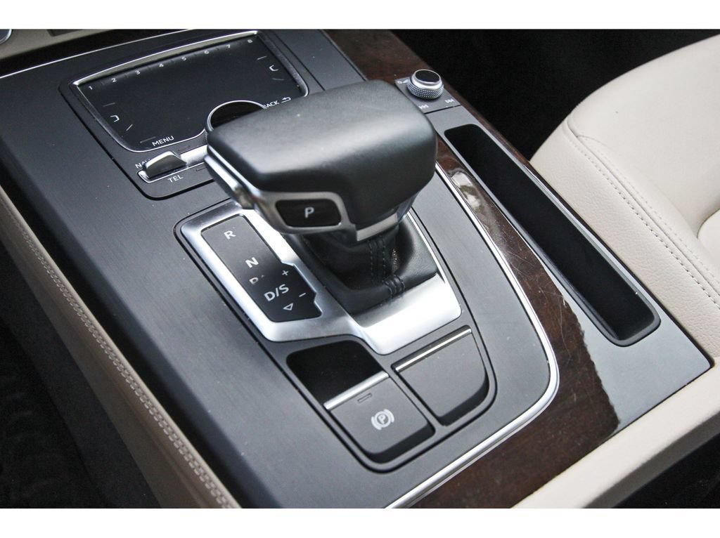 Used 2019 Audi Q5 2.0T Premium Plus w/ Premium Plus Package AWD/4WD image 32