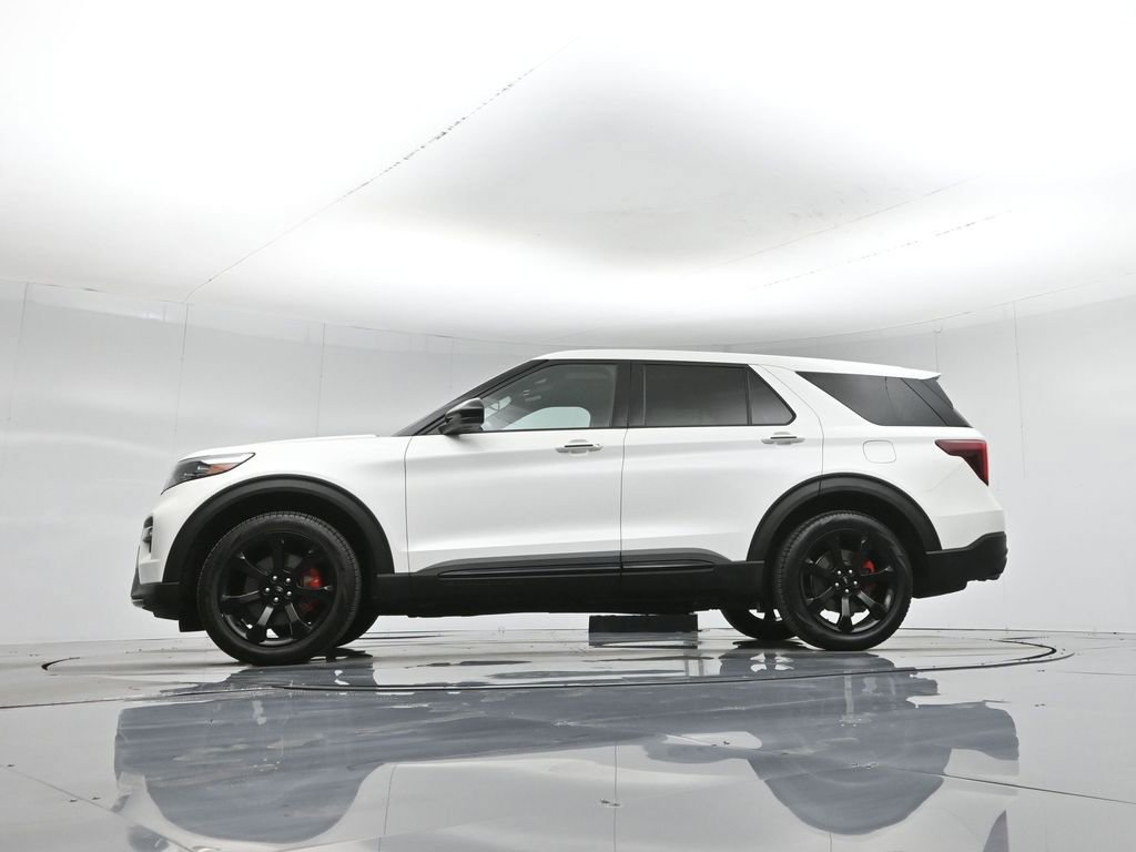 Certified 2022 Ford Explorer ST w/ ST Street Pack image 8