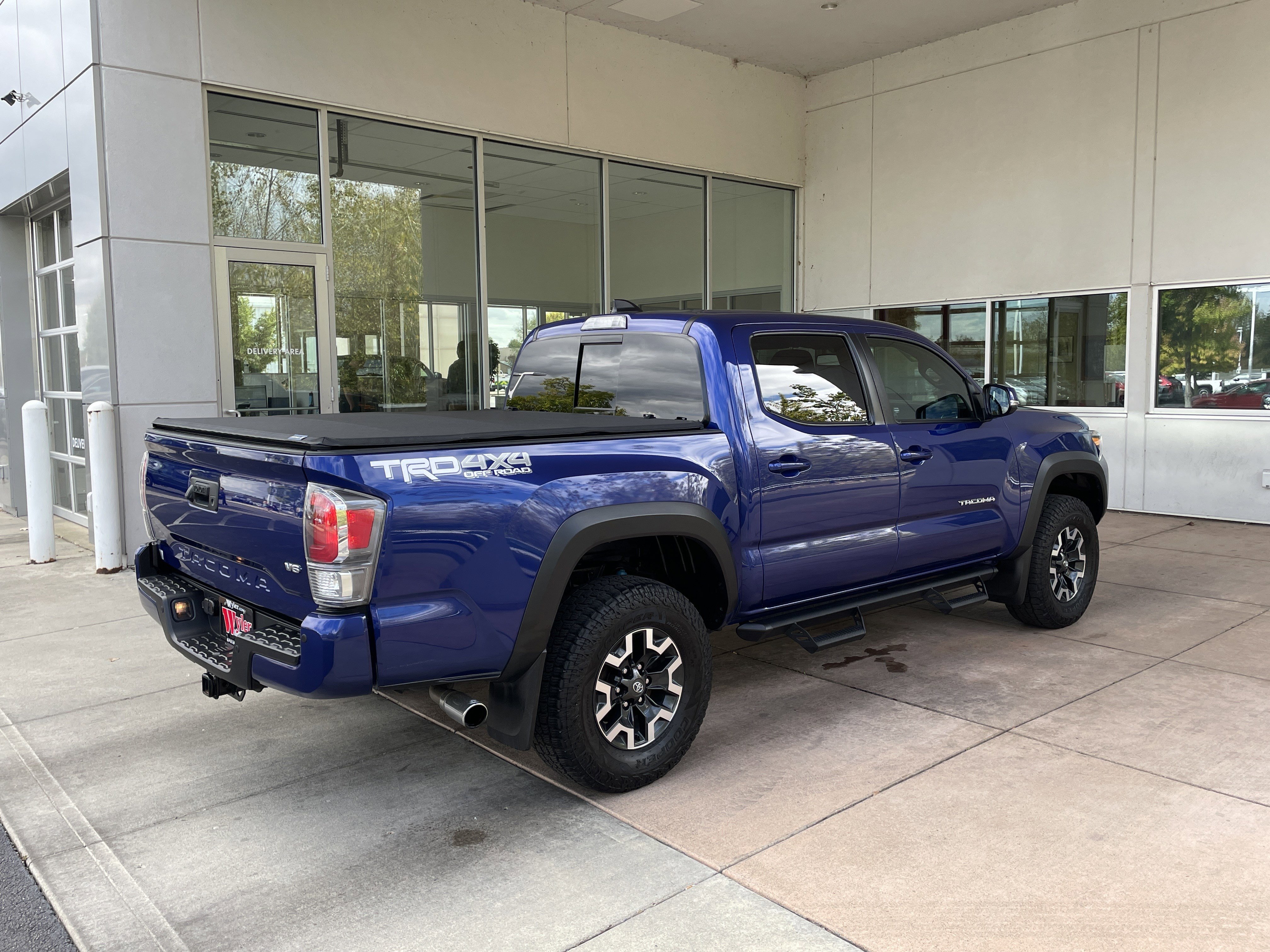 Used 2022 Toyota Tacoma TRD Off-Road image 22