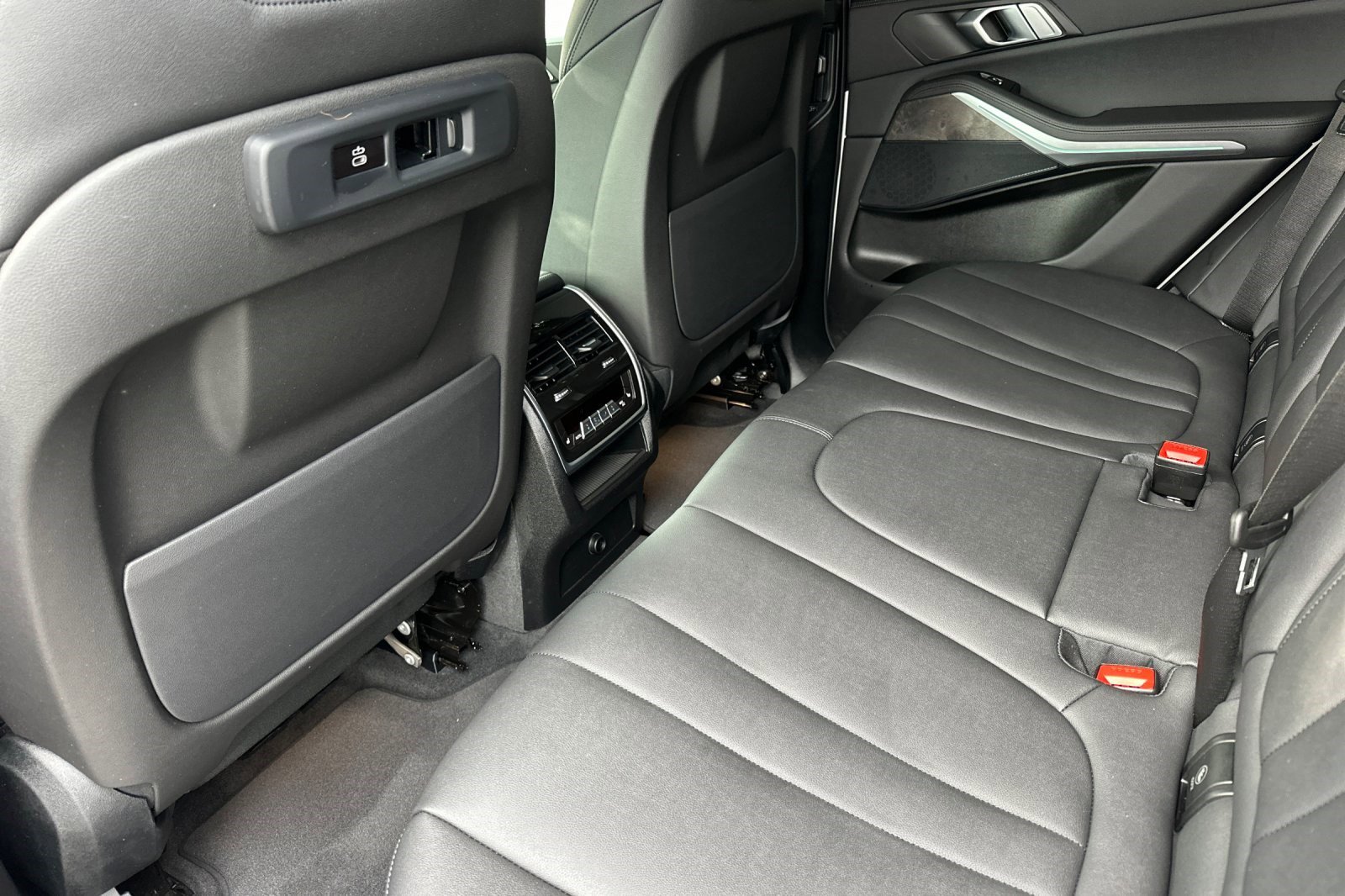 Certified 2022 BMW X5 xDrive45e w/ Climate Comfort Package image 15