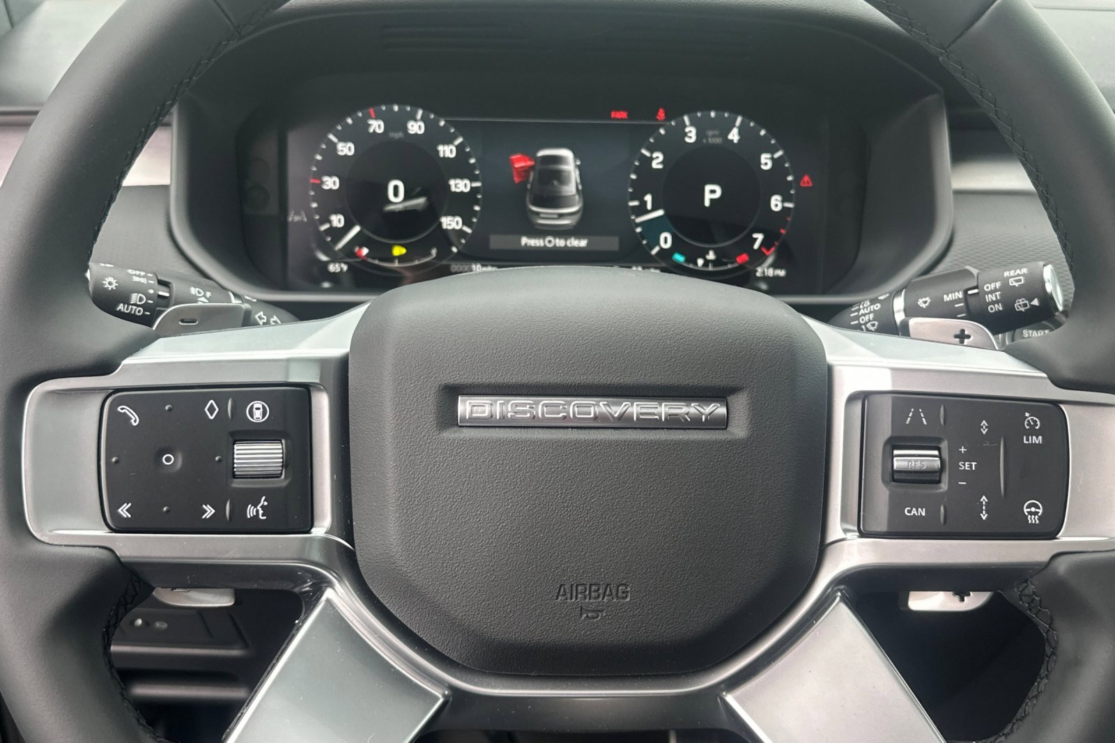 New 2026 Land Rover Discovery Dynamic SE image 23