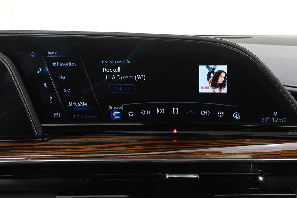 Used 2022 Cadillac Escalade ESV Premium Luxury w/ Performance Package AWD/4WD image 29