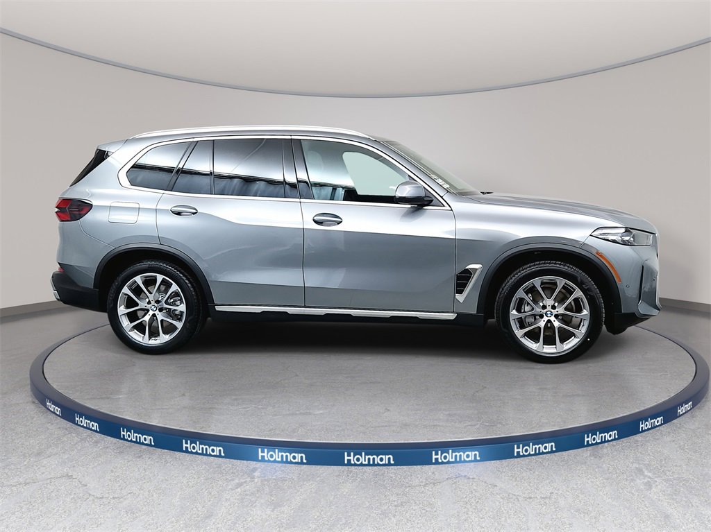 Used 2024 BMW X5 xDrive40i w/ Parking Assistance Package image 5
