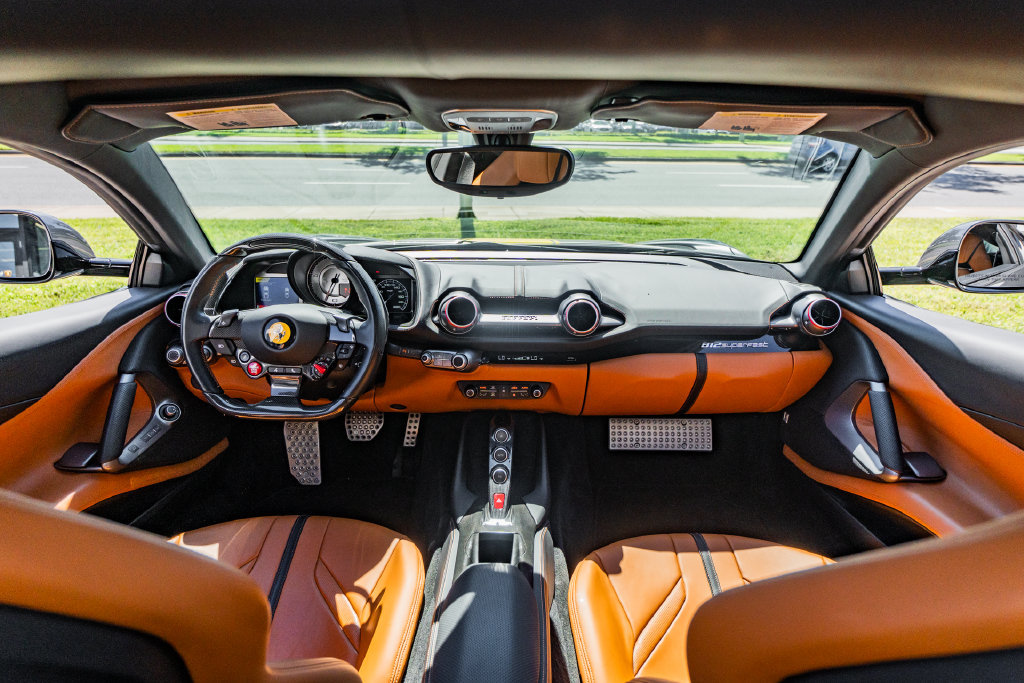 Used 2019 Ferrari 812 Superfast RWD image 19
