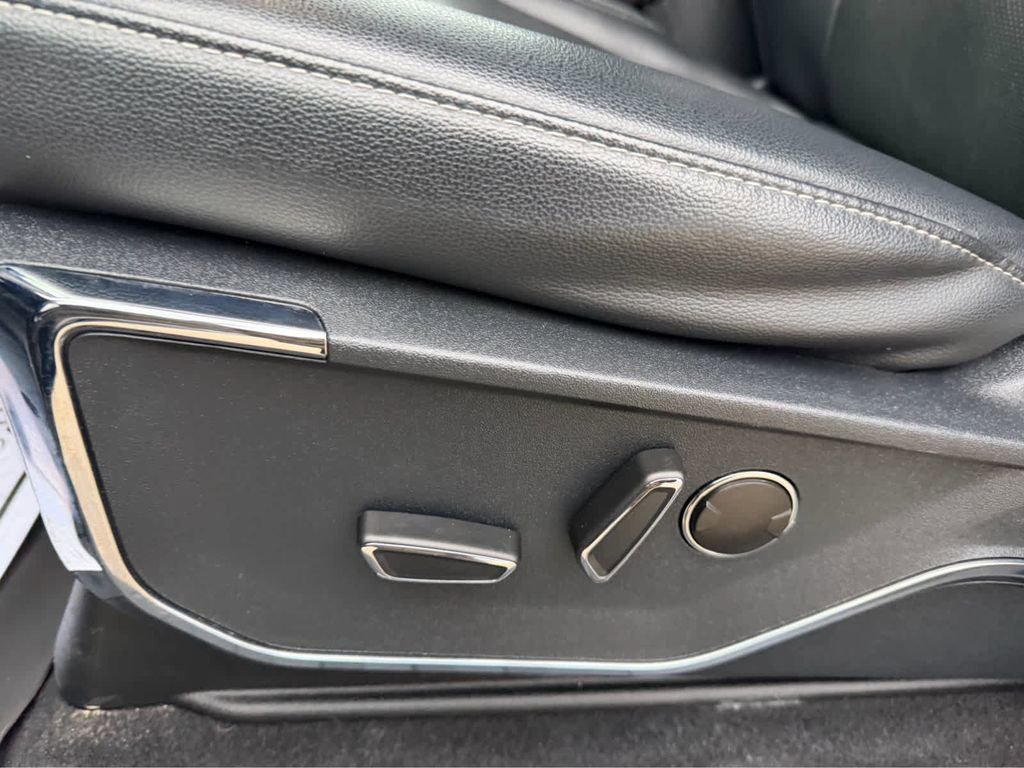 Used 2023 Ford F150 Lariat w/ Equipment Group 502A High image 22