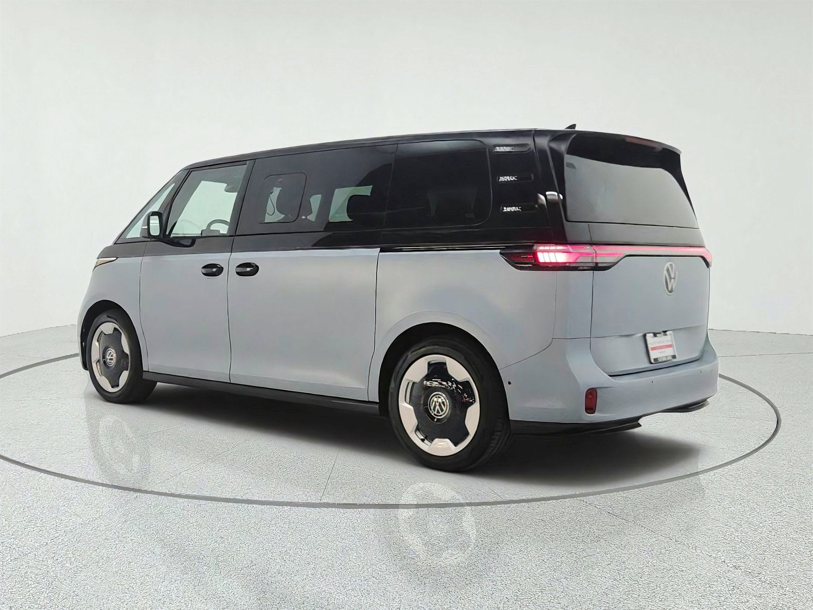 Used 2025 Volkswagen ID. Buzz Pro S RWD image 7