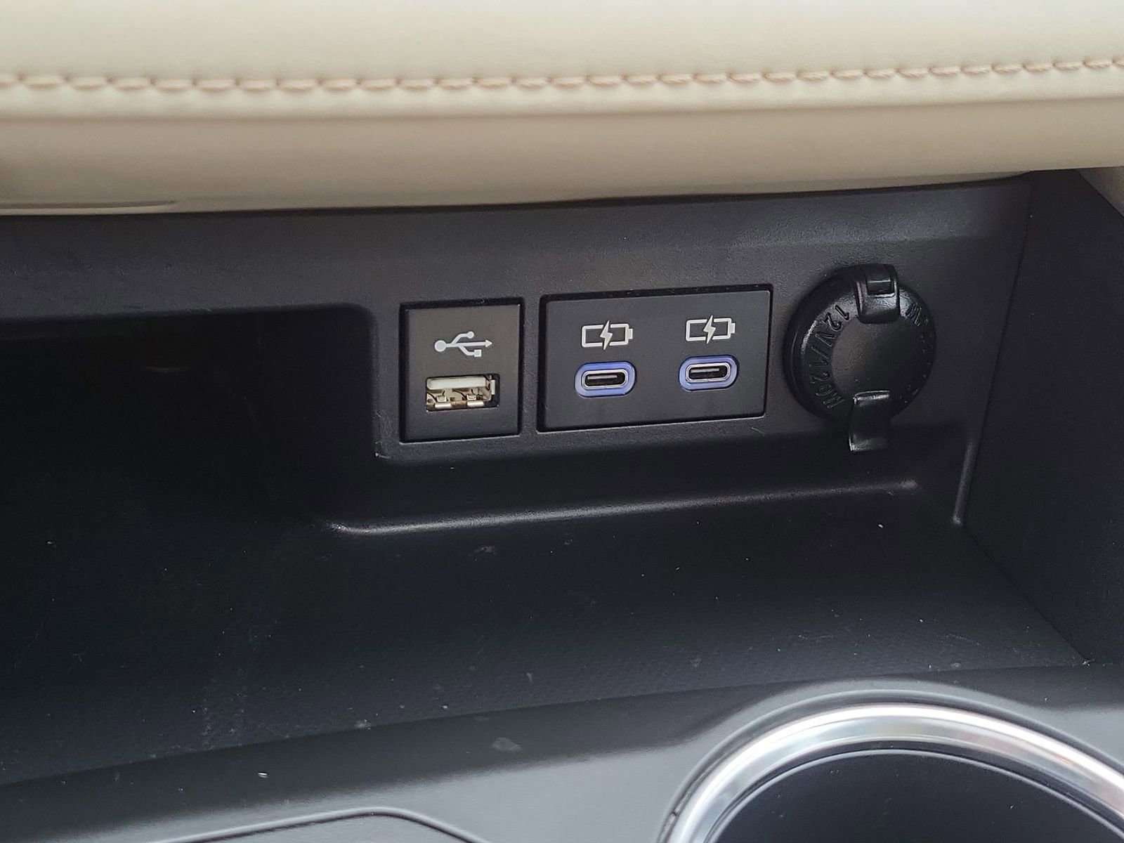 Used 2022 Toyota Highlander XLE FWD image 35