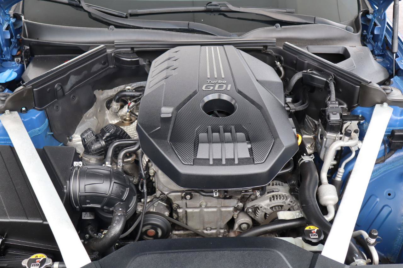 Used 2018 Kia Stinger Premium RWD image 28