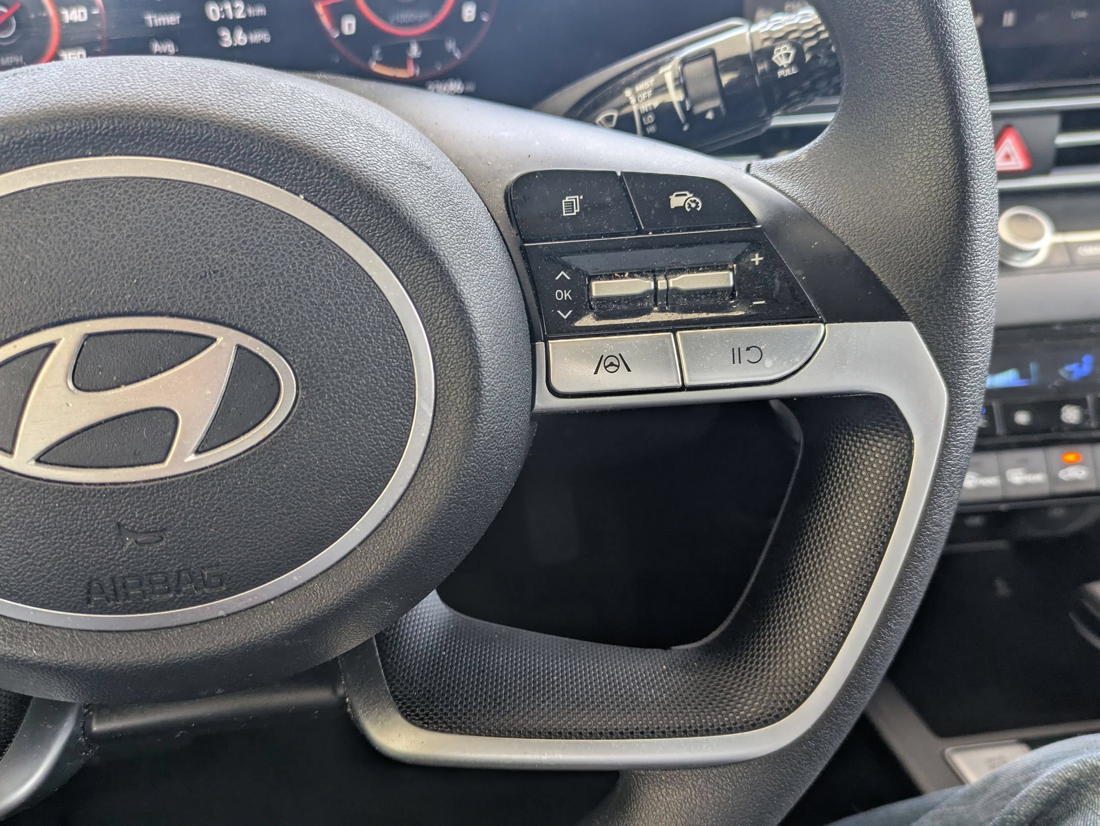 Used 2024 Hyundai Elantra SEL FWD image 41