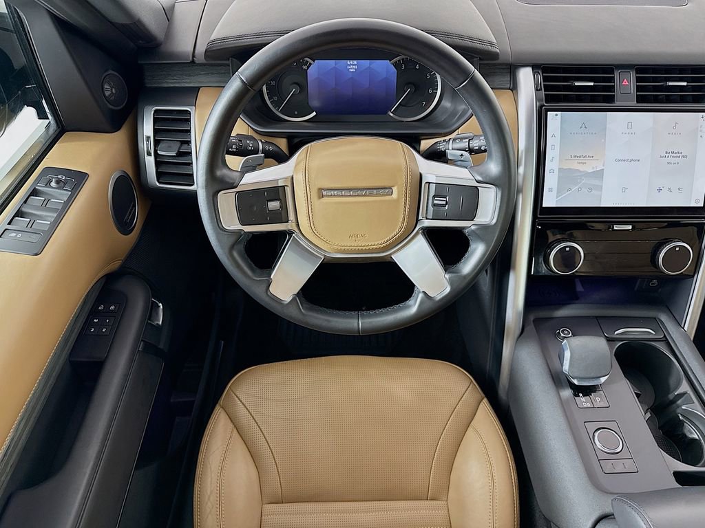 Used 2023 Land Rover Discovery Metropolitan Edition image 10