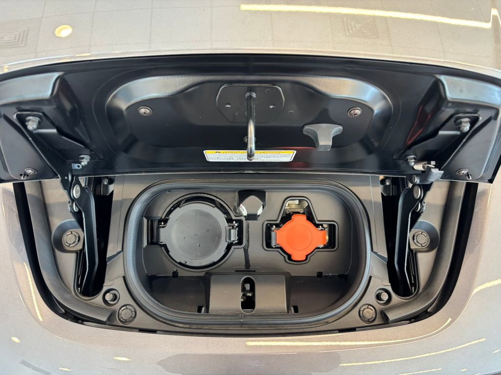 Certified 2025 Nissan Leaf S FWD image 33