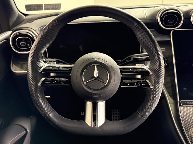 Used 2025 Mercedes-Benz GLC 300 4MATIC image 25