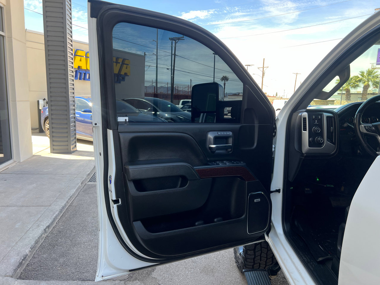 Used 2019 GMC Sierra 2500 SLT w/ Duramax Plus Package image 24