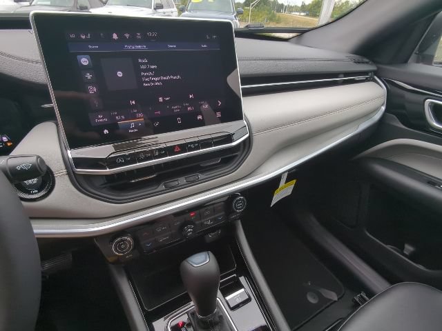 New 2026 Jeep Compass Limited AWD/4WD image 16