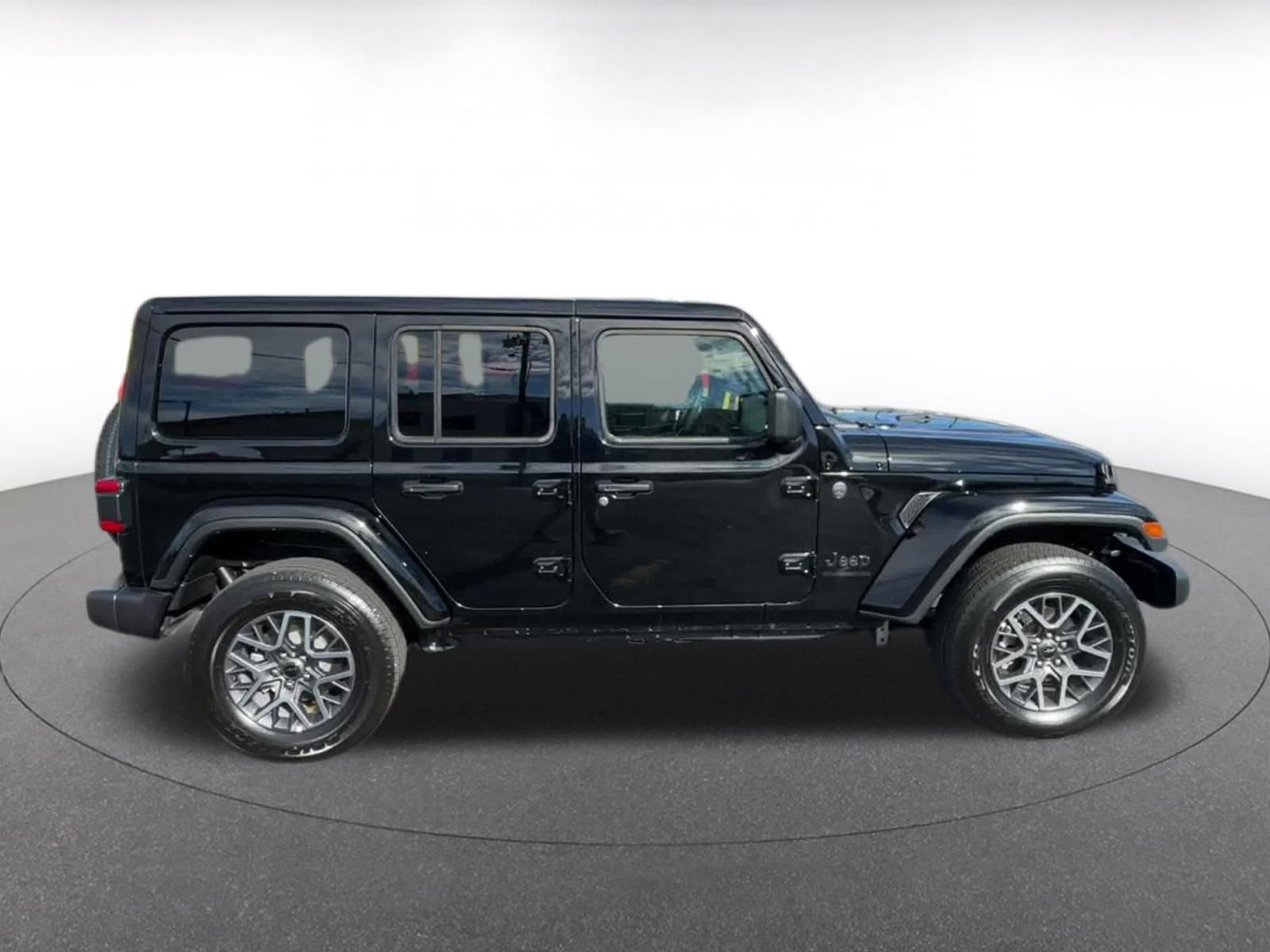 Used 2025 Jeep Wrangler Sahara image 15