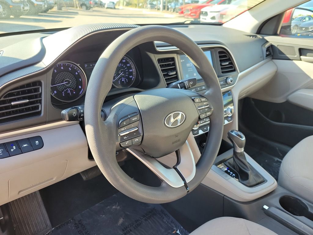 Used 2020 Hyundai Elantra SEL image 15