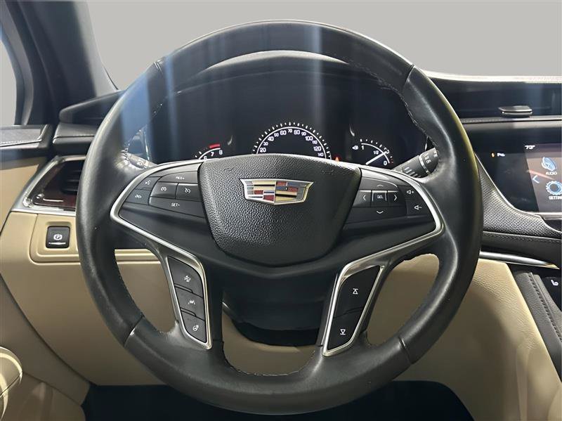 Used 2017 Cadillac XT5 Luxury w/ Driver Awareness Package AWD/4WD image 12