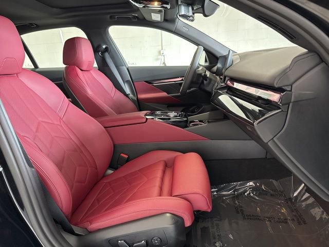 Used 2025 BMW i5 xDrive40 w/ Premium Package image 54