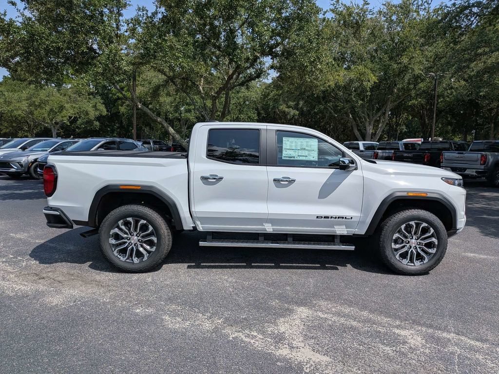 New 2026 GMC Canyon Denali w/ LPO, Black Badging Package AWD/4WD image 3