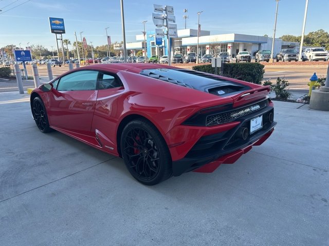Used 2022 Lamborghini Huracan EVO image 3
