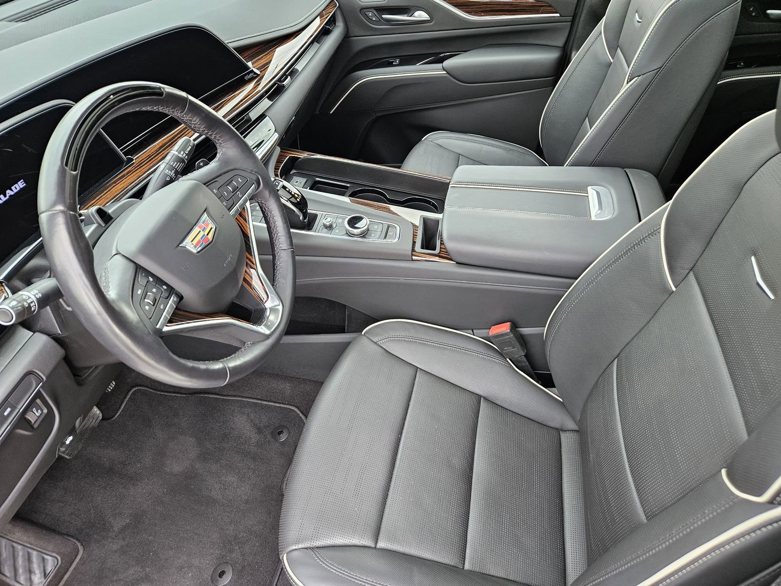 Certified 2023 Cadillac Escalade Premium Luxury AWD/4WD image 16