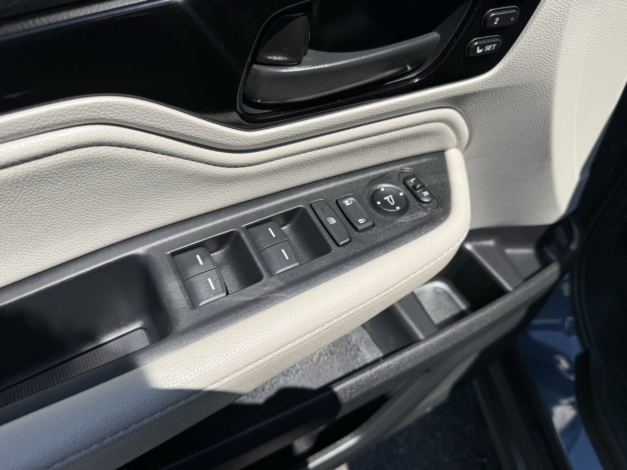 Used 2025 Honda Odyssey EX-L image 13