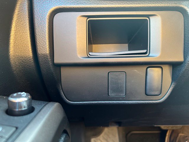 Used 2016 Toyota Tacoma SR5 AWD/4WD image 18