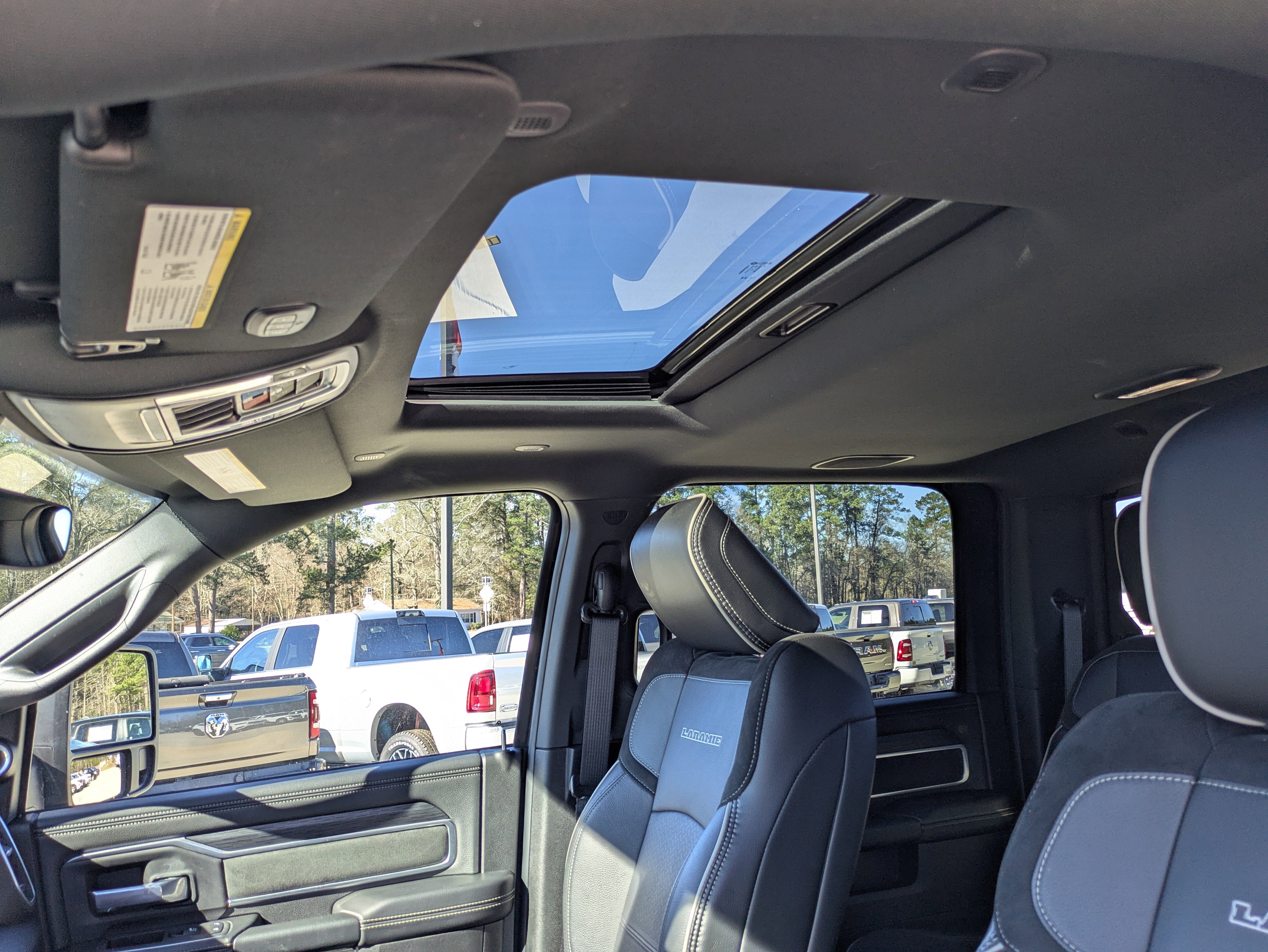 Used 2024 RAM 2500 Laramie w/ Sport Appearance Package image 10