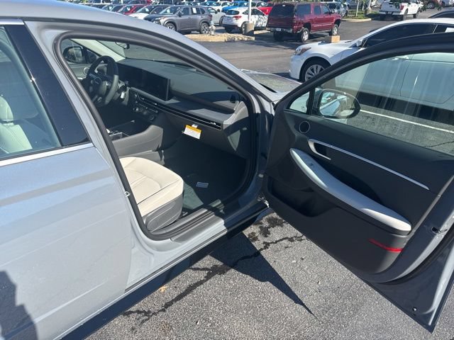 New 2026 Hyundai Sonata SEL AWD/4WD image 13
