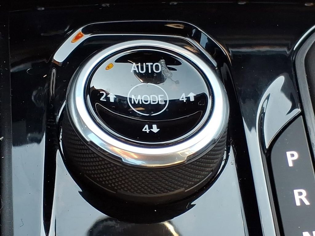 Used 2024 Chevrolet Colorado ZR2 w/ ZR2 Convenience Package III AWD/4WD image 22