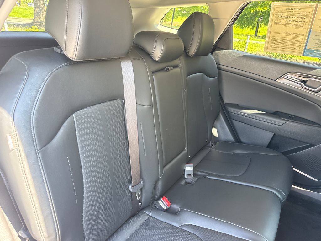 Used 2026 Kia Sportage EX w/ EX Panorama Roof Package FWD image 34