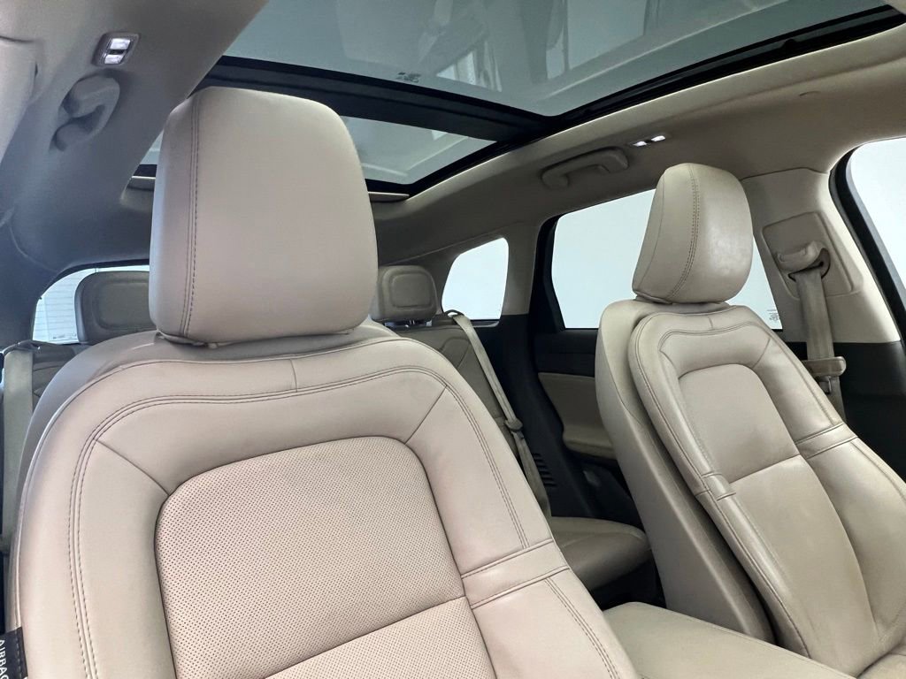 Used 2022 Lincoln Corsair FWD w/ Premium Package image 7